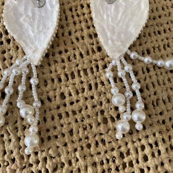 VINTAGE 80’S PEARL BEADED HOLOGRAPHIC SEQUIN TASSEL EARRINGS - Picture 9 of 9